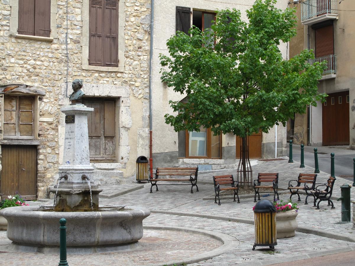 Au Vieux Tilleul Acomodação com café da manhã Veynes Exterior foto